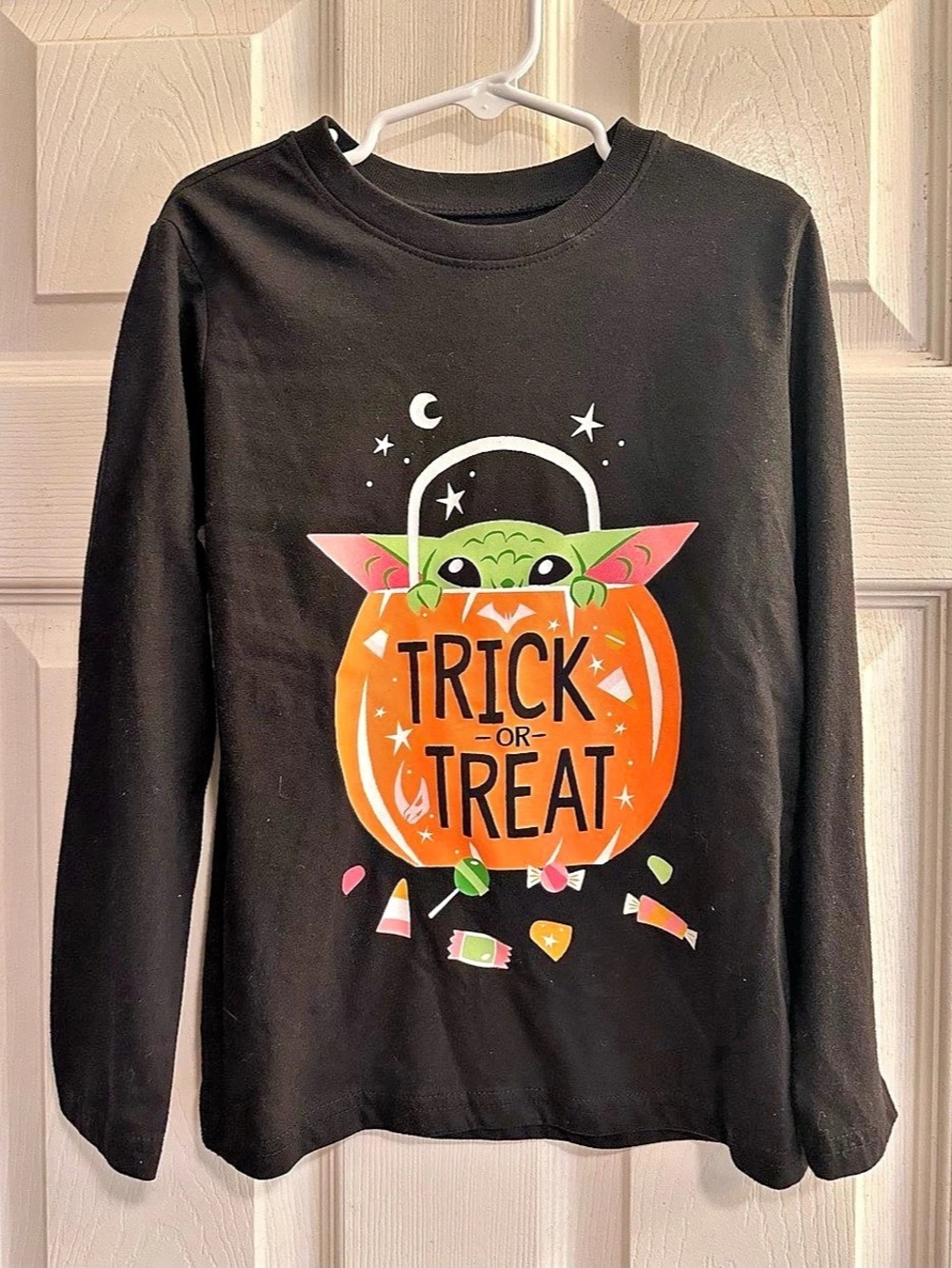 Star Wars Grogu Trick or Treat long sleeve shirt Graphic Long Sleeve Shirt Boys
